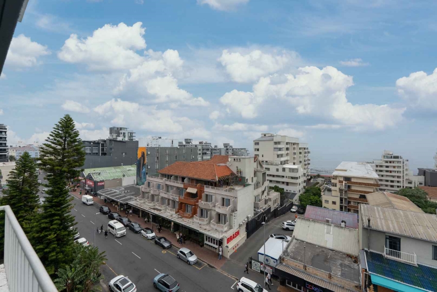 To Let 1 Bedroom Property for Rent in Sea Point Western Cape